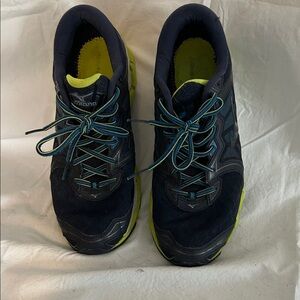 Mizuno Men's Dark Blue and Neon Green Athletic Shoes